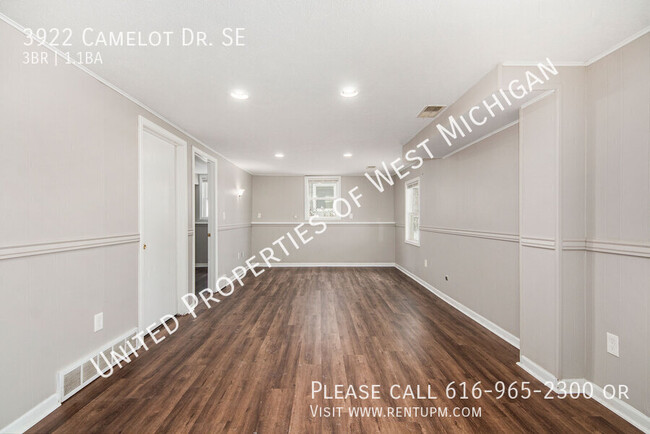 Building Photo - Available Now | 3 Bedroom 1.5 Bath Duplex ...