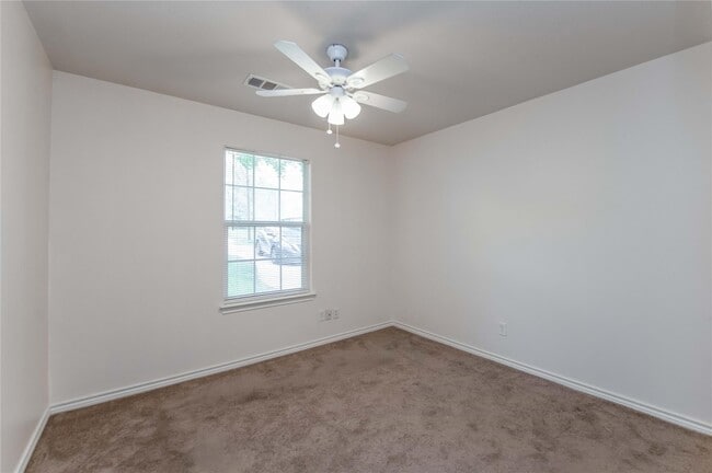 Building Photo - 10680 Royal York Dr