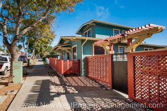 Building Photo - Charming Sherman Heights Studio, Small Pet OK!