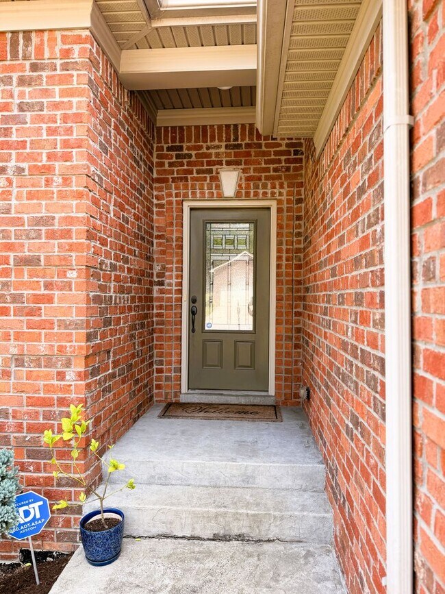 Building Photo - 8123 Autumn Dr