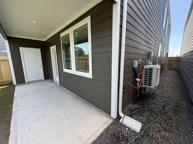 Building Photo - 28122 Meadowlark Sky Dr