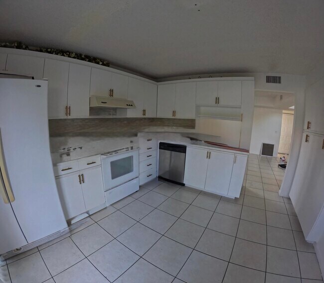 Building Photo - 7473 Champagne Pl