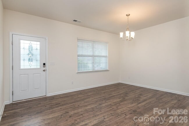 Building Photo - 180 King William Dr