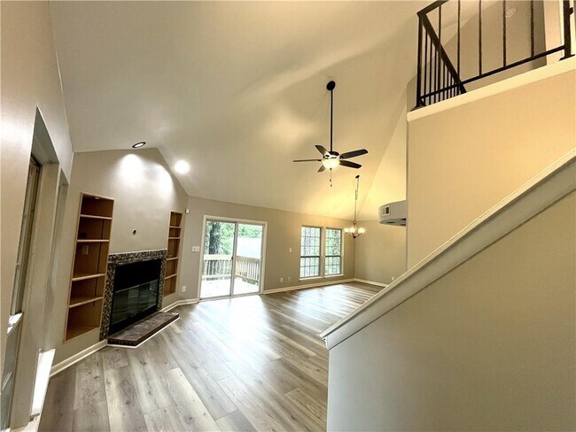 Building Photo - 3030 Steeplechase Dr