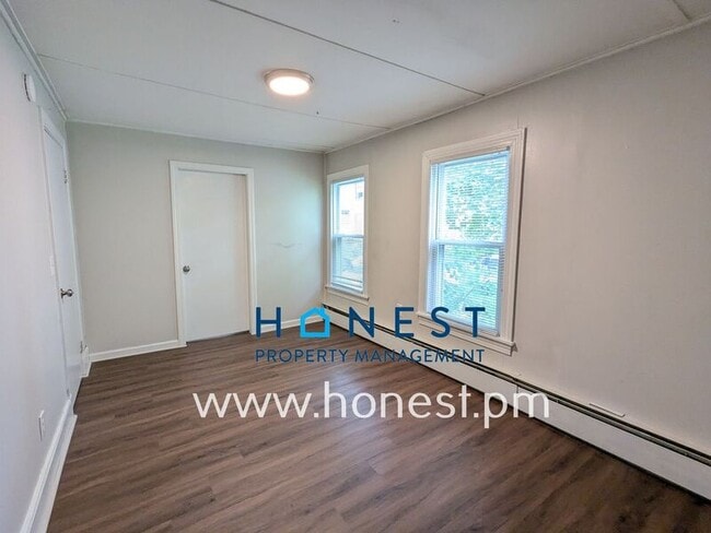 Building Photo - 110 Silver St