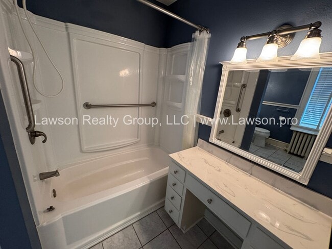 Building Photo - Large Raleigh Court Home on a Corner Lot