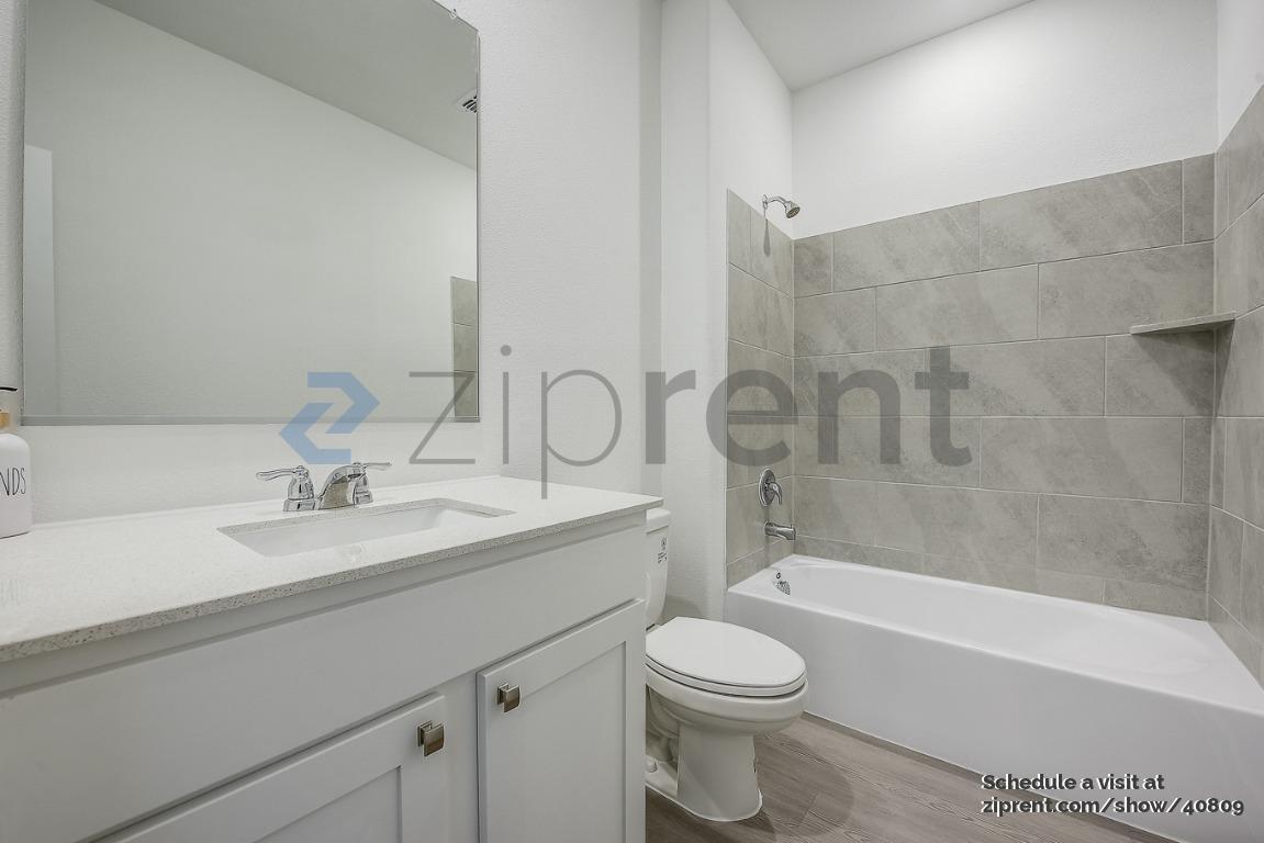 Building Photo - 1313 Rockwell Dr