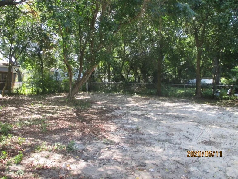 Spacious backyard! - 1743 Mayfair Rd