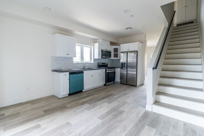 Building Photo - 5134 Riverton Ave