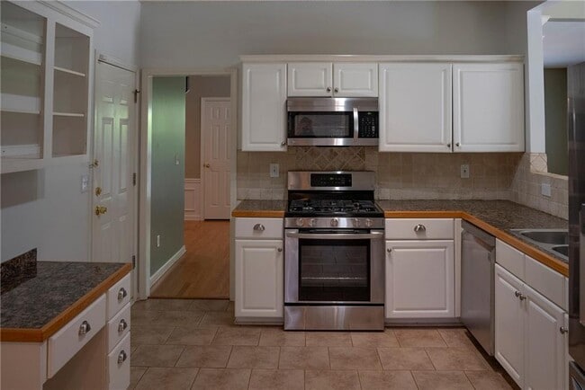 Building Photo - 9935 Barston Ct