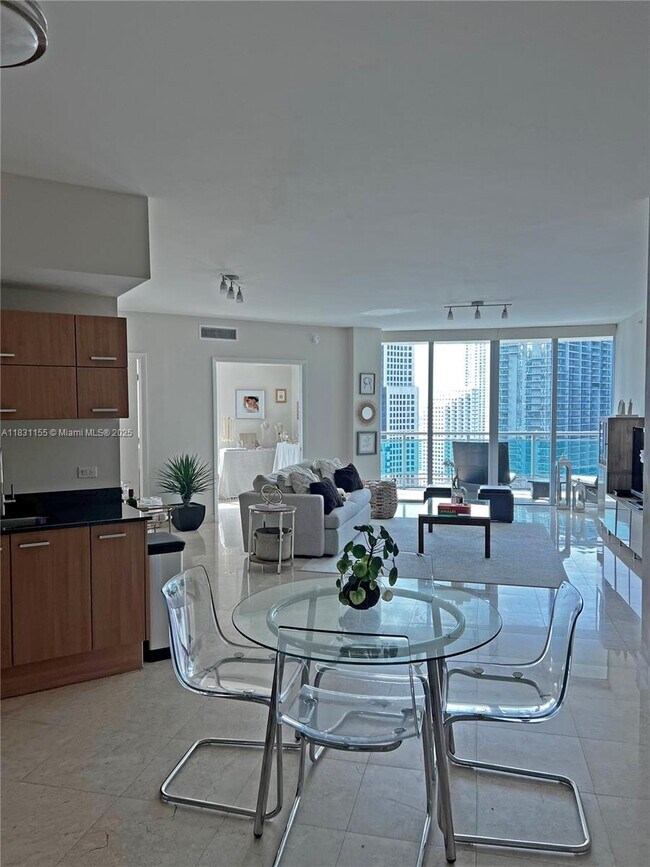 Building Photo - 350 S Miami Ave