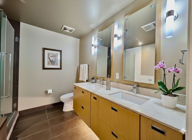 Building Photo - Exquisite Condominium at the Renowned Waterfront Pearl with Views of the River, Work Out Facility...