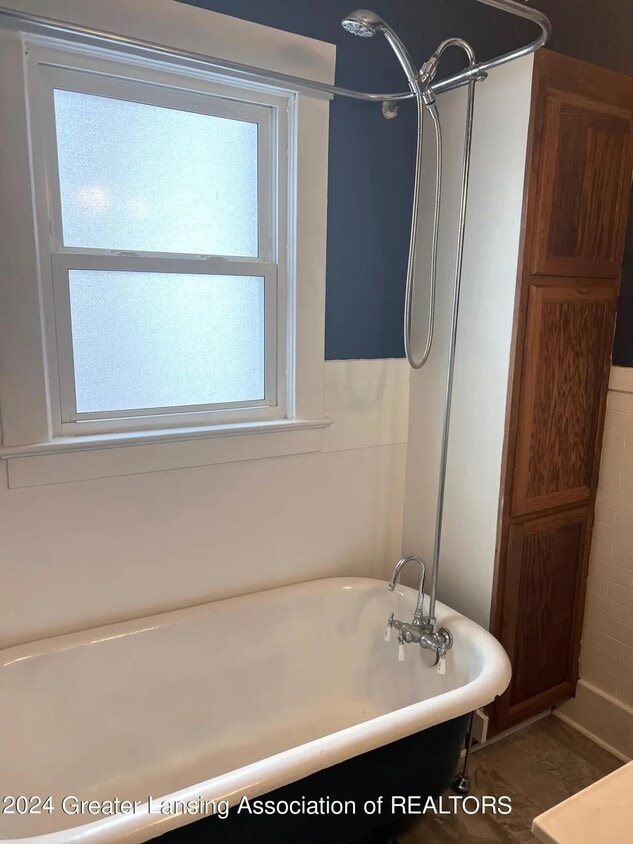 Bathroom - 318 N Francis Ave