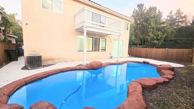 Building Photo - Pool House - Temeku Hills Community- Master Retreat and additional Master Bedroom