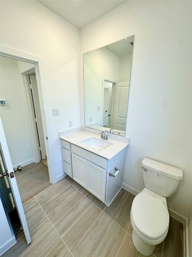 Building Photo - 5835 Majestic Sky Dr