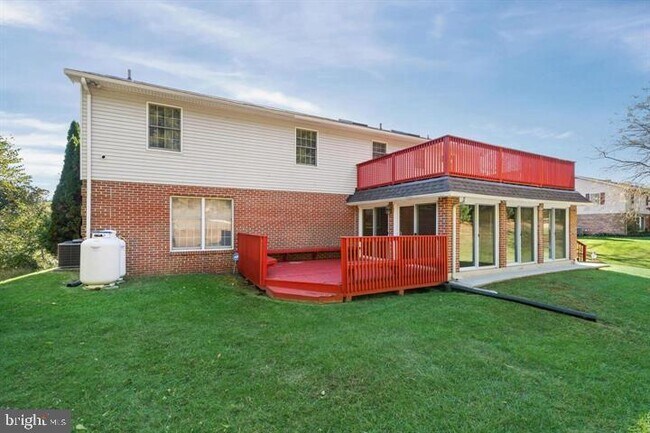 Building Photo - 253 Peoples Way