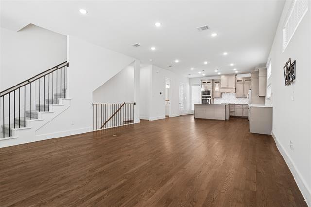 Building Photo - 714 Resort Dr