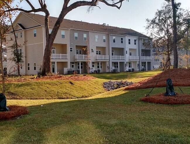 Building Photo - 365 Spindlewood Wy