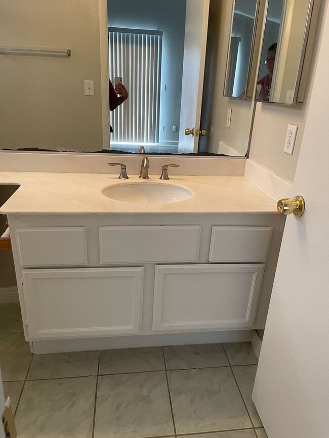 Building Photo - 2BR Cul-de-Sac Home | Private Yard, 2-Car Garage, Move-In Ready