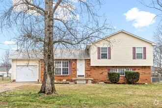 Building Photo - 1011 Cooper Dr