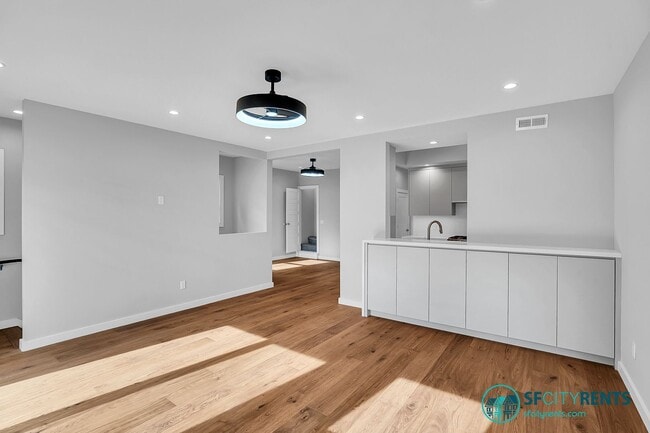 Building Photo - Sunnyside: Newly Renovated Single Family H...