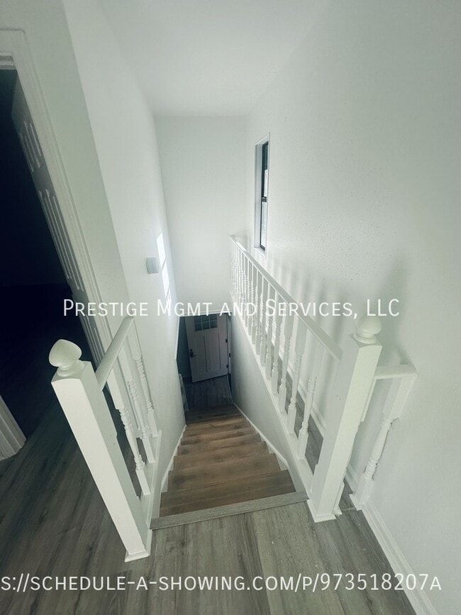 Building Photo - 1 Villa Dr