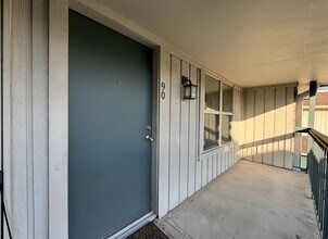 Building Photo - 845 Augusta Dr