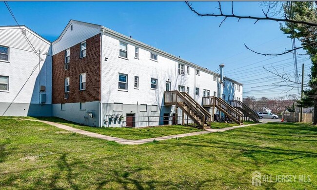 Building Photo - 35 Garfield Park