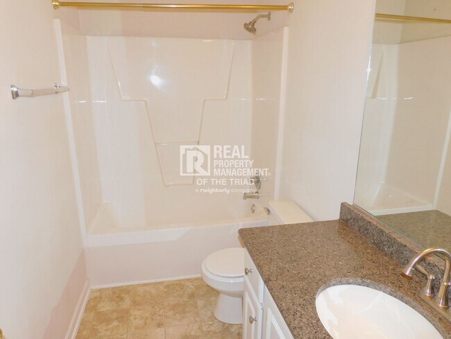 Building Photo - *NW High School* Lovely 4BR/2.5BA Home off...