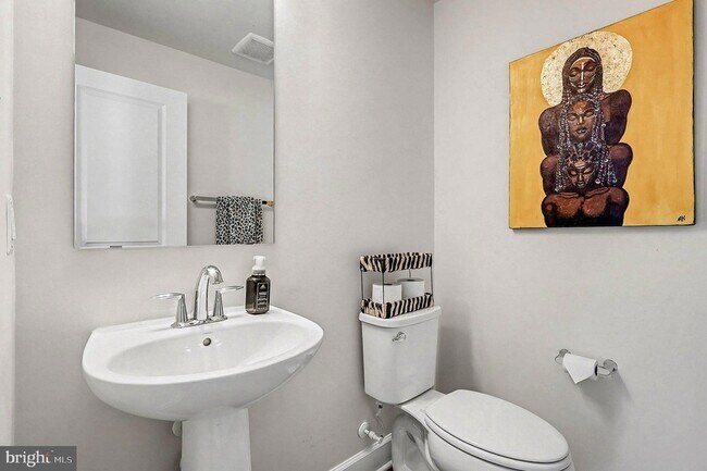 Building Photo - 10878 Foxtrot Cir