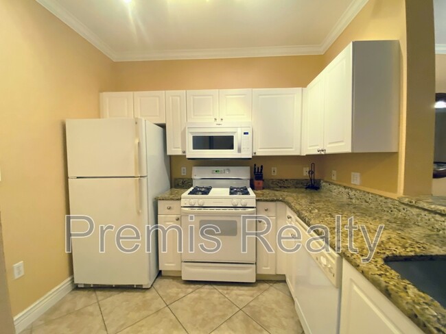 Building Photo - 2713 Via Murano
