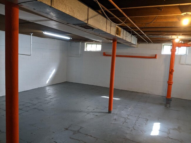 Building Photo - 1639 Birney St