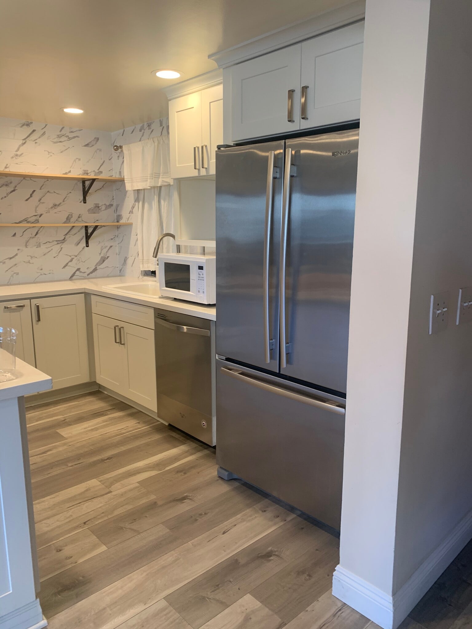 Building Photo - 2032 E Bermuda St