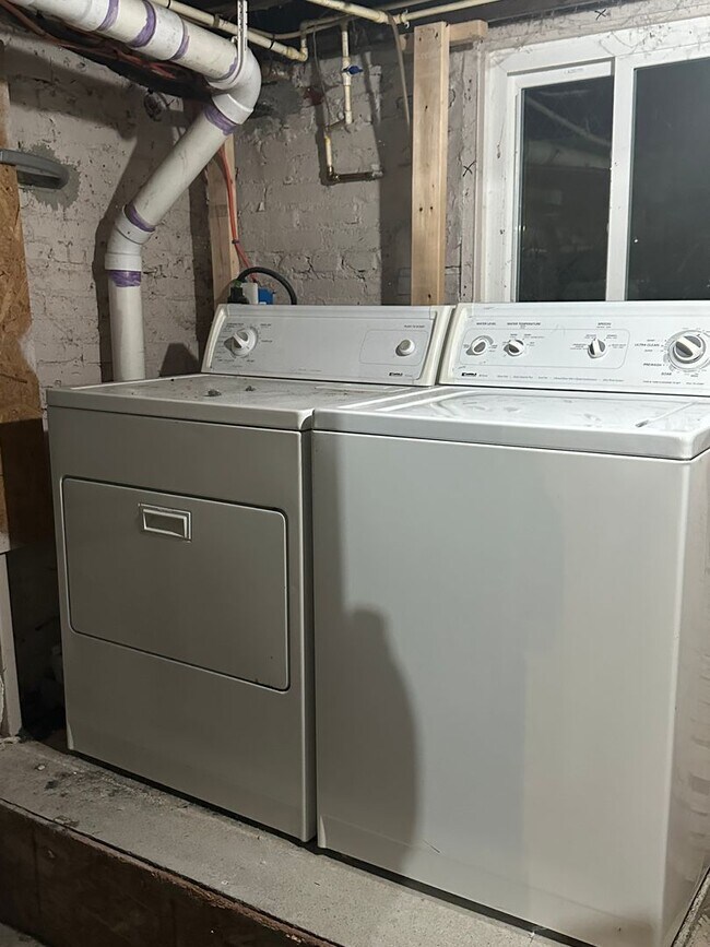 Building Photo - Newly Renovated, Spacious Home! W/D! Partially Finished Basement! Central Air! Available Now!