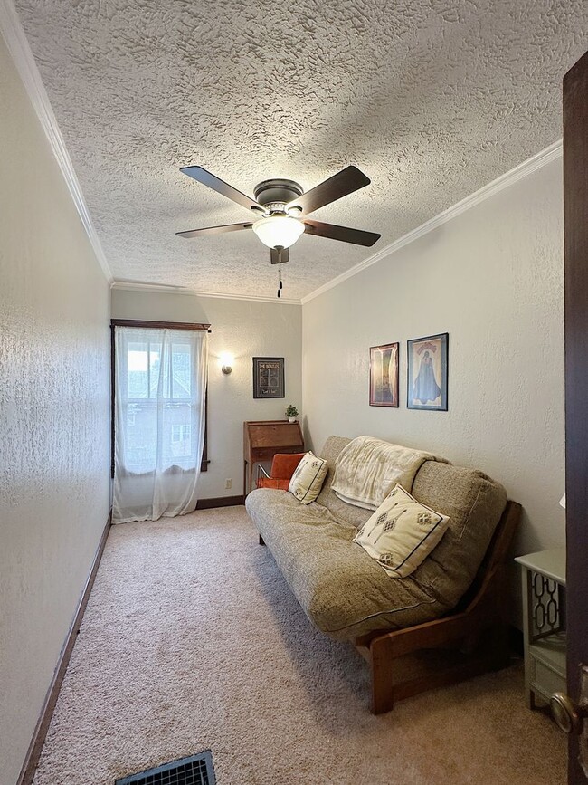Building Photo - Charming Furnished 3BR/2BA Duplex in Histo...