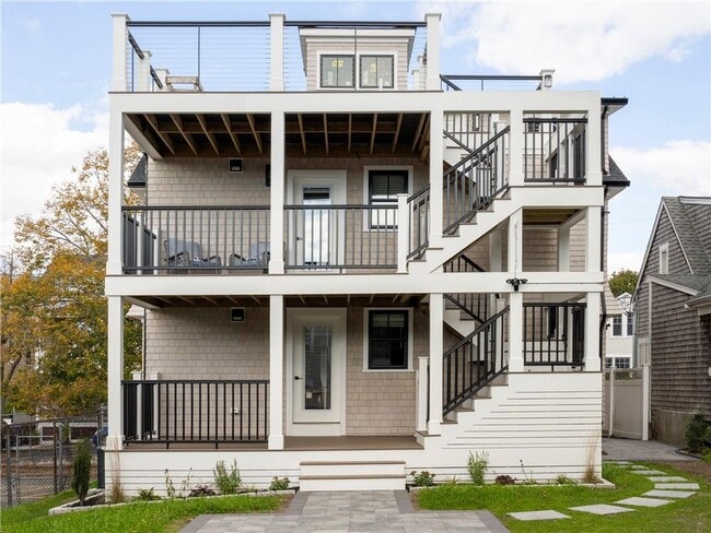 Building Photo - 9-9 Dearborn St