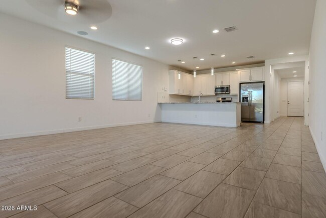 Building Photo - 1548 W Corral Rd