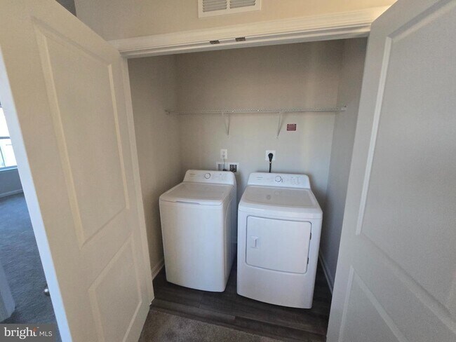 Building Photo - 1368 Red Clover Ln