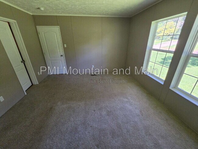 Building Photo - 150 Porter Rd