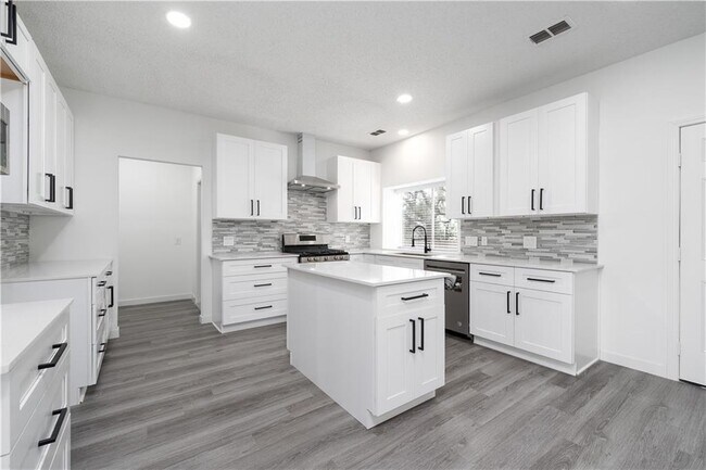 Building Photo - 15903 Cornerwood Ct