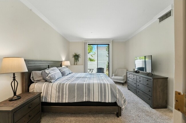 Building Photo - Beautiful 2-Bed, 2-Bath Condo in Gainey Ranch!