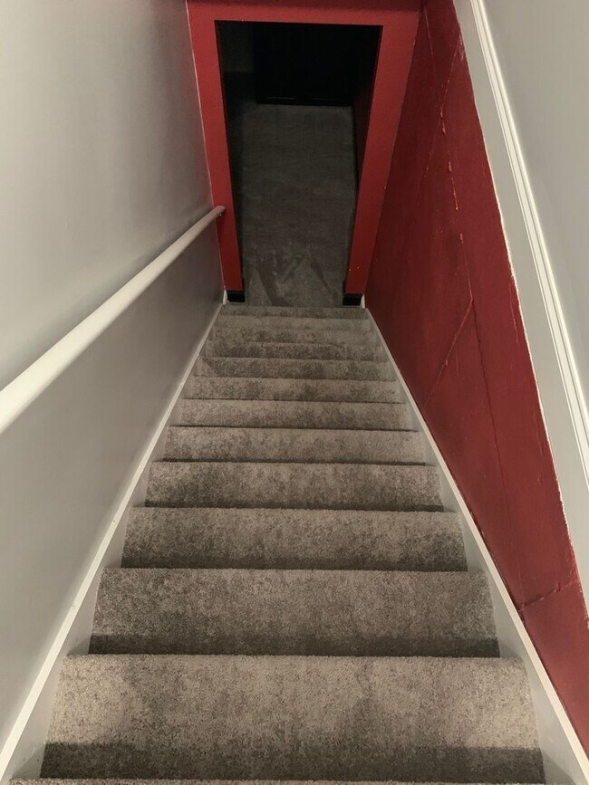 Building Photo - Lovely Eastside Townhome Condo Near Vet School- 3BR/3BATH!