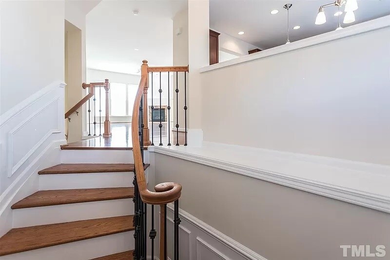 Beautiful finishes - 2636 Laurelcherry St