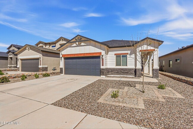 Building Photo - 51049 Fox Trl Ave