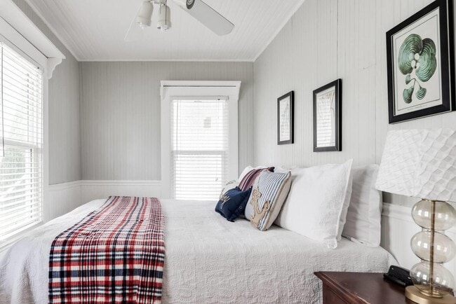 Building Photo - 1907 Parker Ave