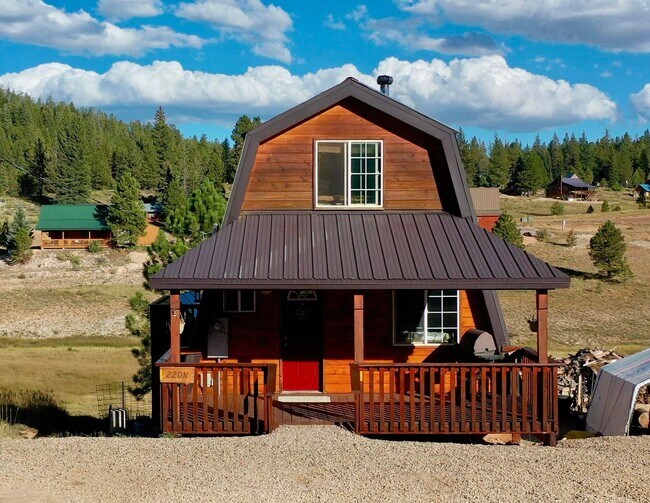 Building Photo - Cabin in Swains Creek