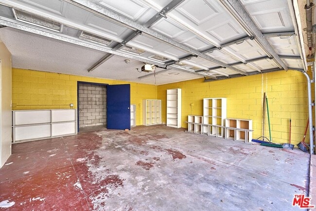 Building Photo - 429 S Orange Dr