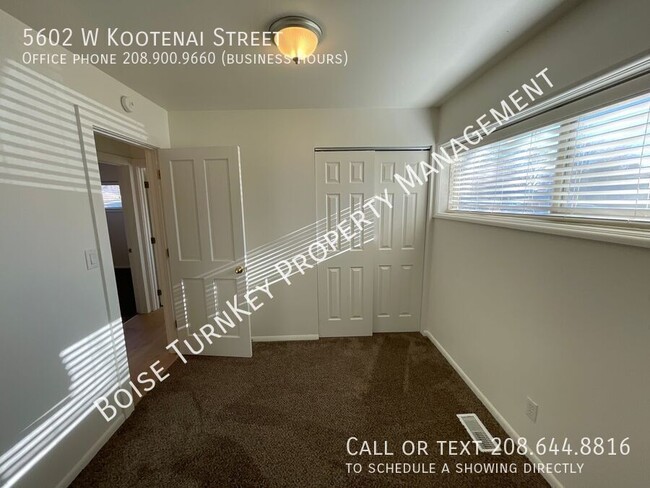 Building Photo - Newly Remodeled 3 Bedroom near Overland Rd...