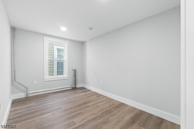 Building Photo - 114 Littleton Ave