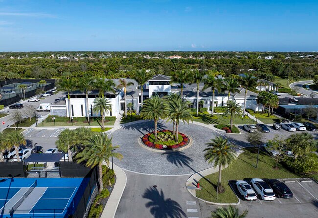 Building Photo - 17081 Five Waters Ave